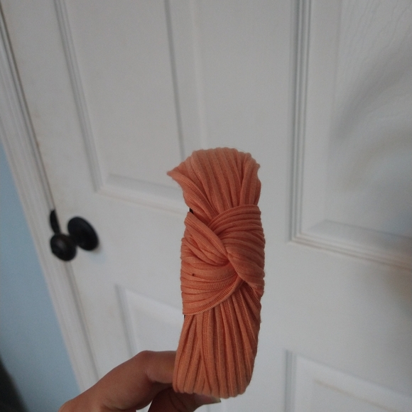 Peach colored headband - Picture 2 of 3